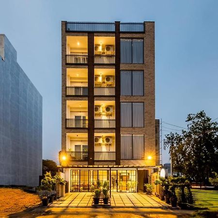 Hotel Imperial Stayz Sector 51 Gurgaon Exterior photo