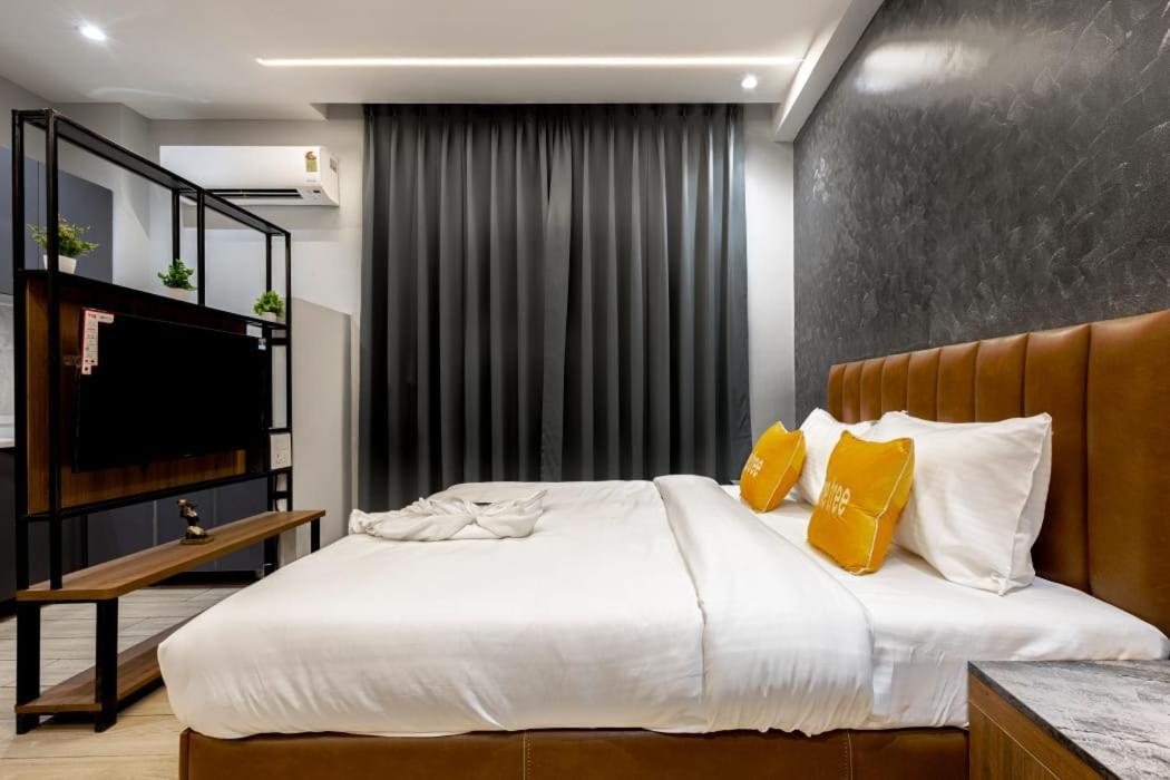 Hotel Imperial Stayz Sector 51 Gurgaon Exterior photo